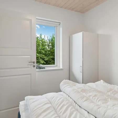 Apartment 2 Bedroom Lovely In *