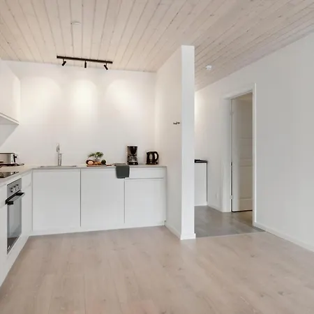 2 Bedroom Lovely In Apartamento