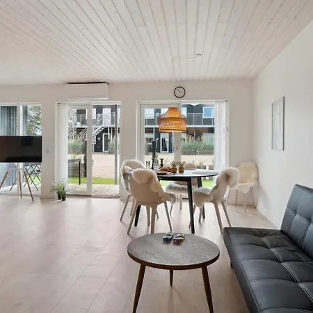 2 Bedroom Lovely In